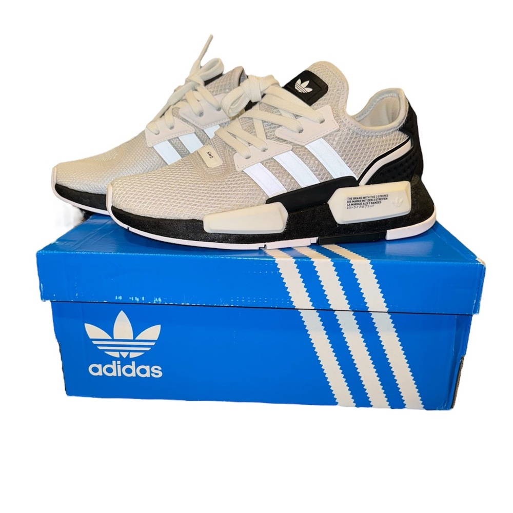 Adidas Men's Black and White Sneakers